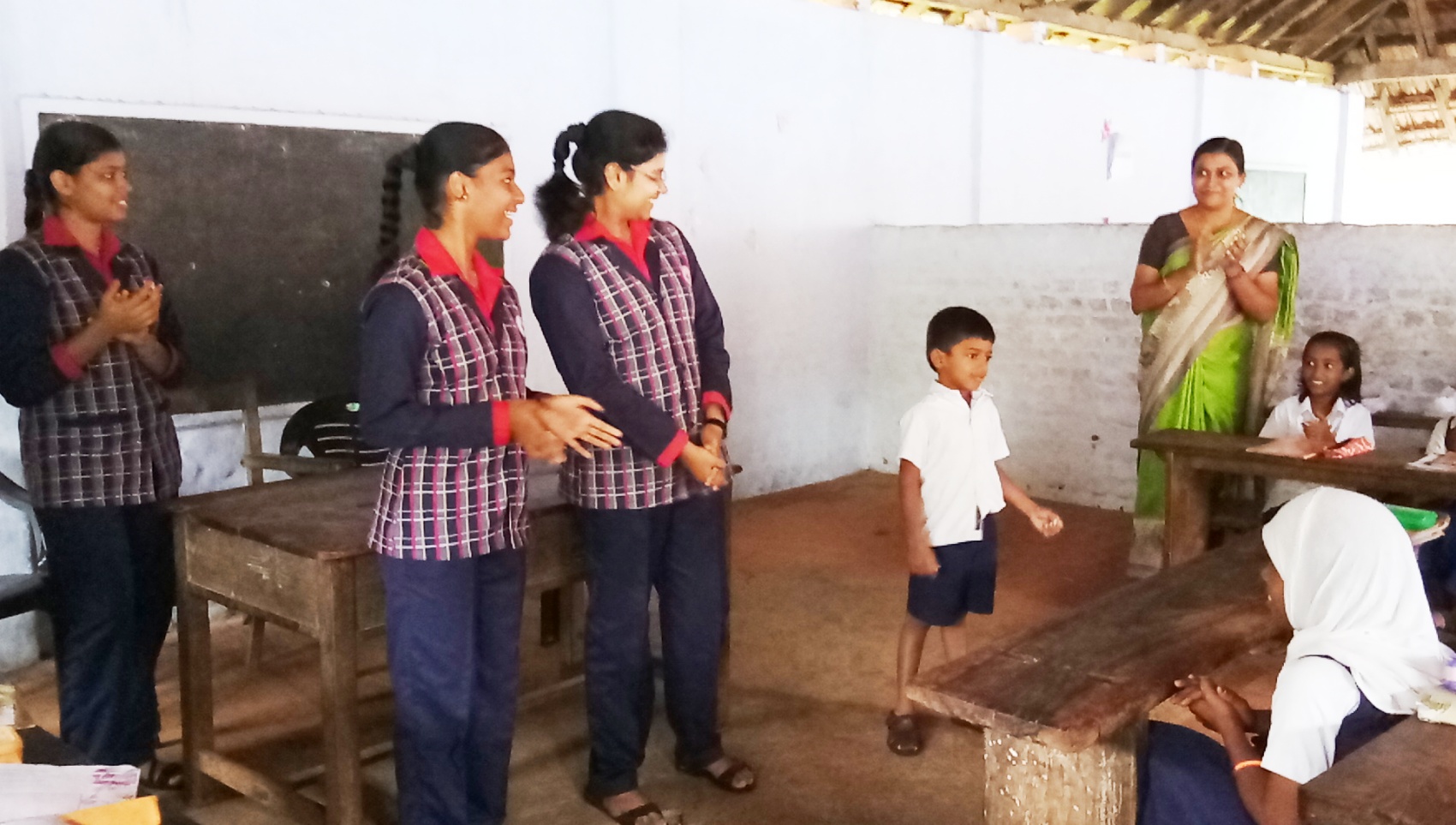 Books Donation to Pudiyankam School 2018